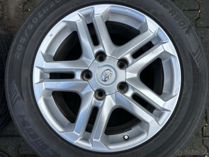 TOYOTA LAND CRUISER V8 J200 ORIGINÁL ALU - 285/50 R20