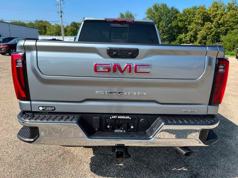 GMC Sierra 2500HD 6.6L, 4X4, najeto 19.491km (rok 2024)