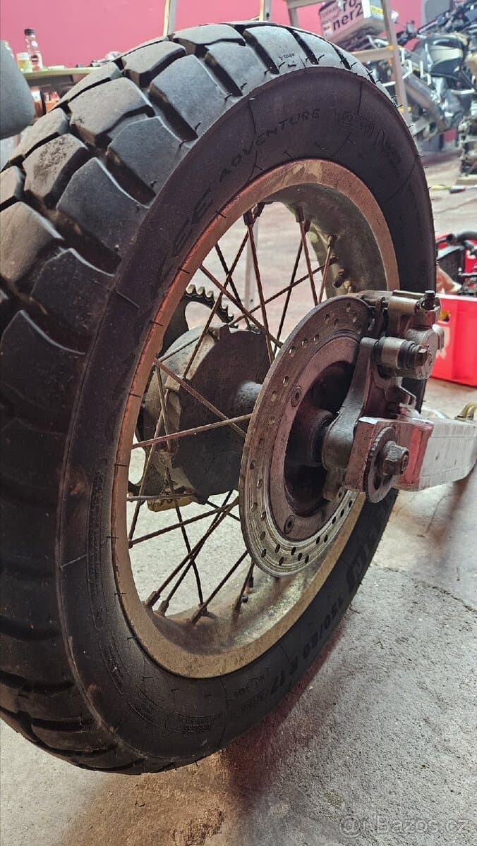 Africa Twin 750 RD04