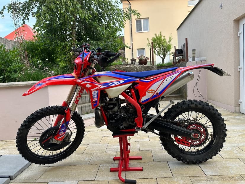 BETA RR Race 300 2T MY22 - skvělý stav- 62 mth