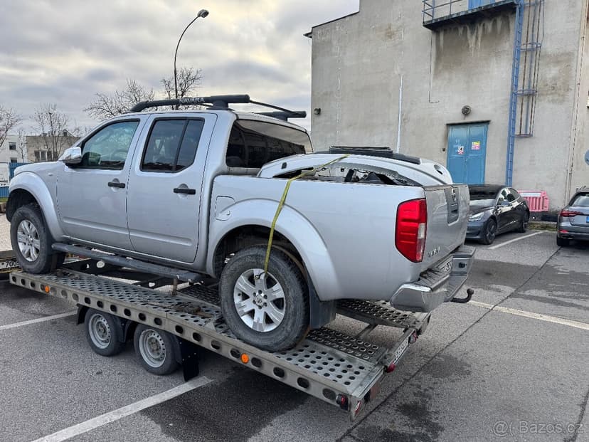 Prodám Nissan Navara 2,5D 126 kw automat 06