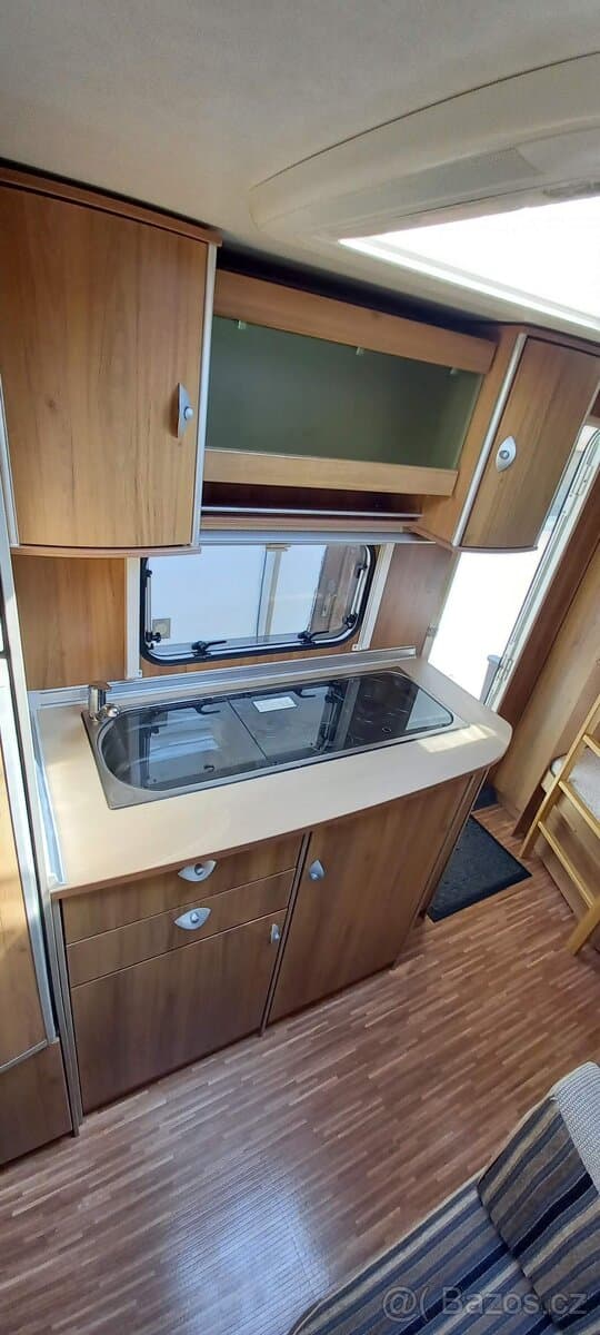 Karavan s palandami,vel.lednice Burstner Averso 500 TK 2008