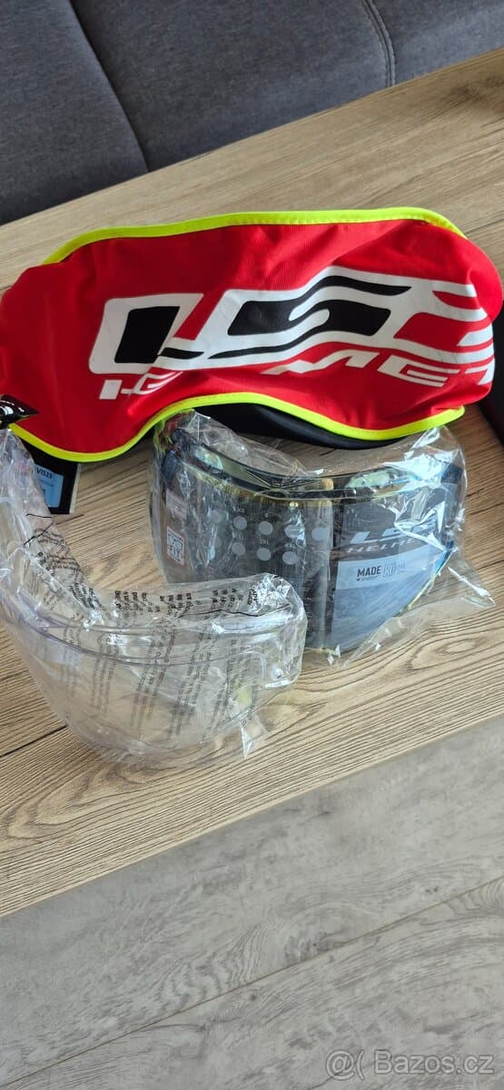 Helma LS2 a kanister na 4kolku