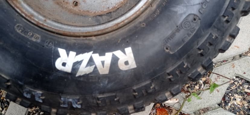 Kola MAXXIS RAZR AT 23x7-10