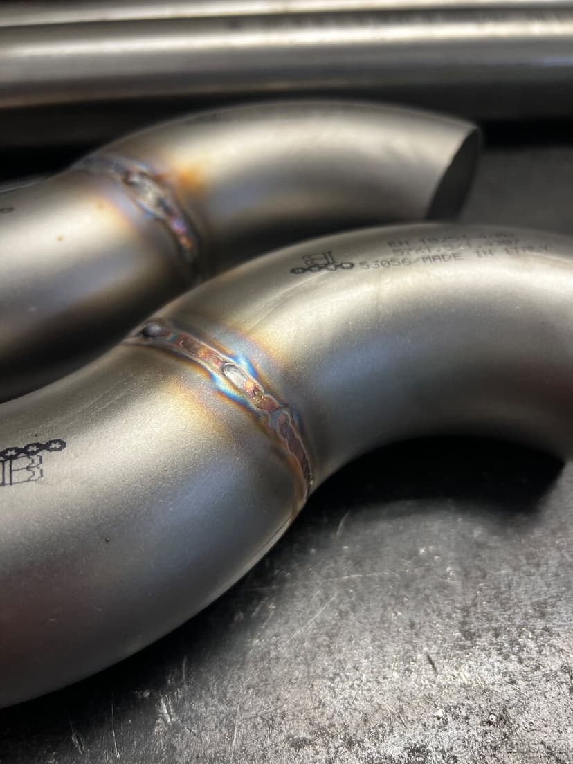 Nerezový sportovní výfuk