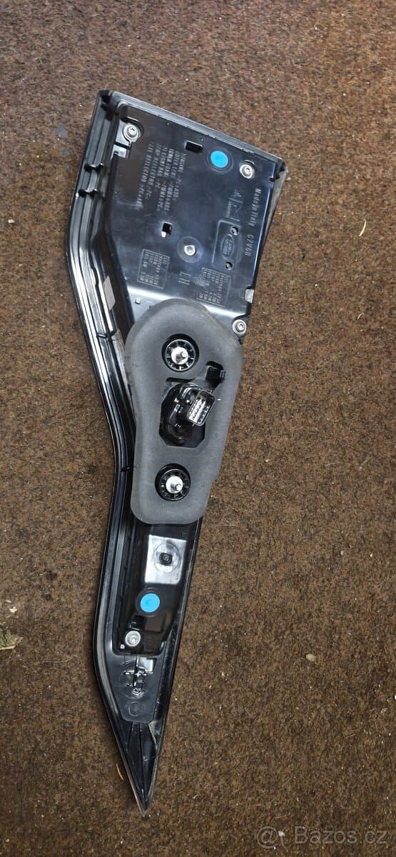 Leve zadni svetlo land rover discovery v L462