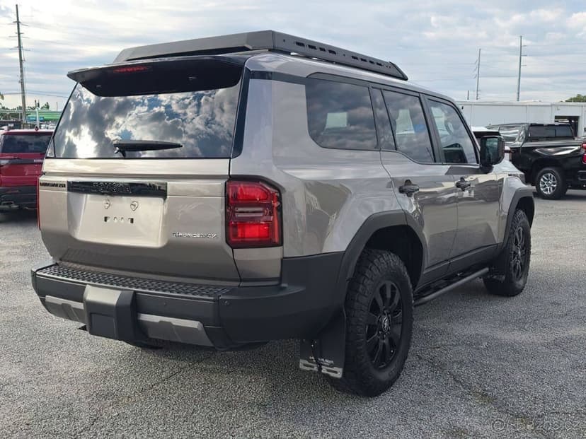 Toyota Land Cruiser  rok 2024, Hybrid 2.4L 4x4