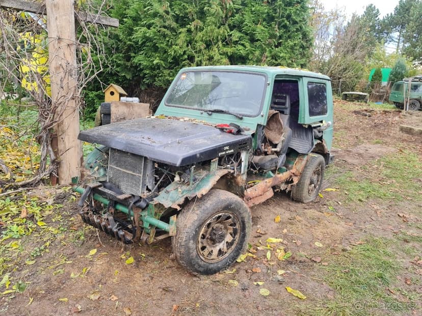 Náhradní díly ze Suzuki Samurai