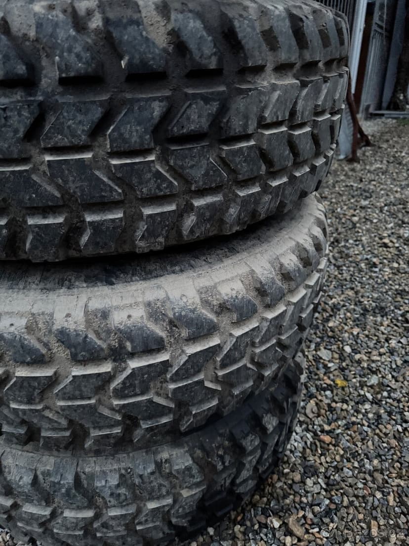 Kola original Hummer H1 Humvee.KOMPLET SADA 16,5” 8x165,1