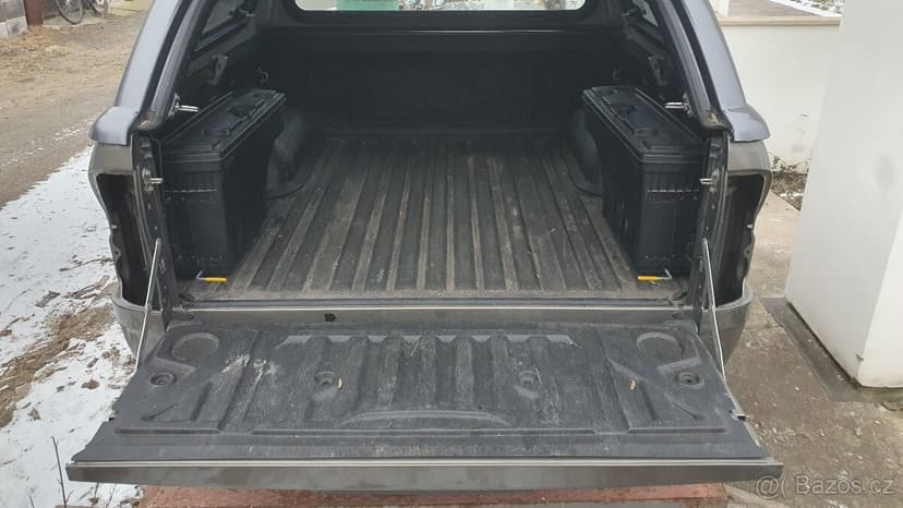 TOYOTA HILUX INVINCIBLE DC - korba