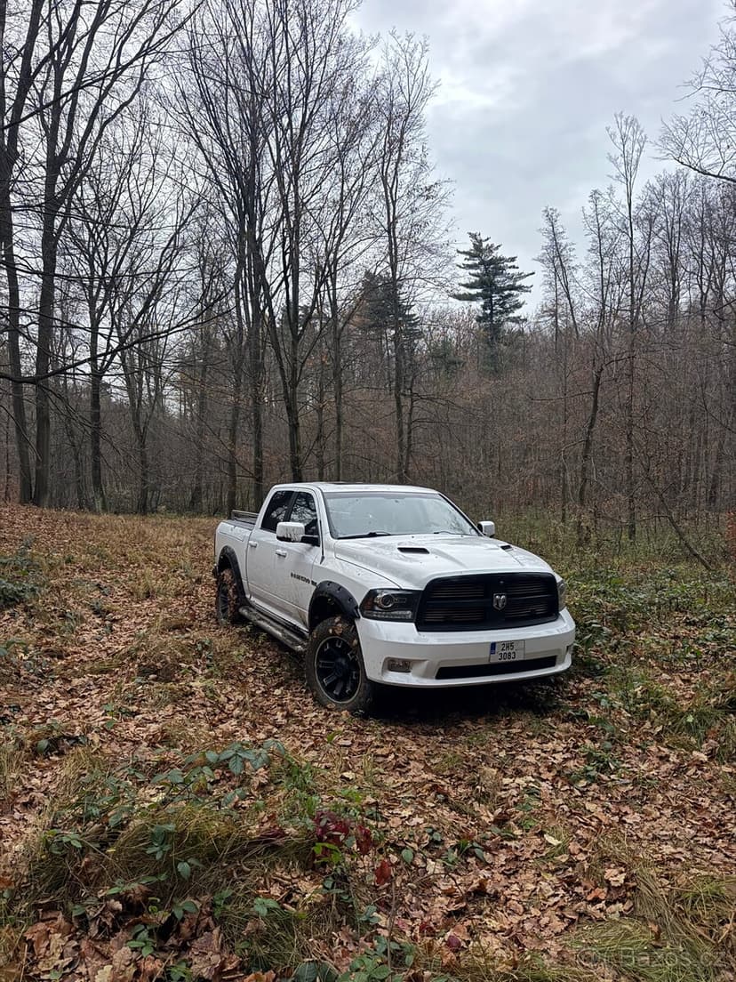 Dodge RAM 1500 Crew Cab Sport 4x4 | 5.7 HEMI V8 | LPG |