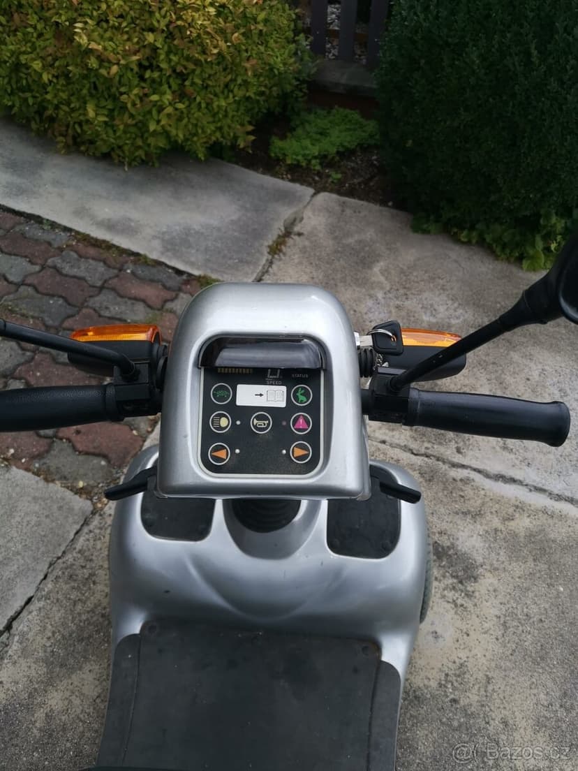 Prodám elektrický čtyřkolový skútr / vozík