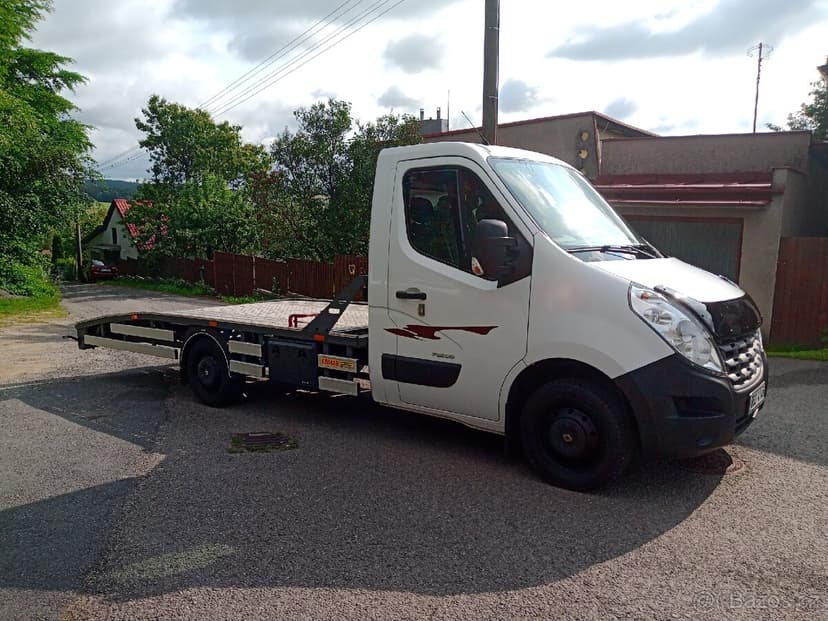 Renault master odtahovka