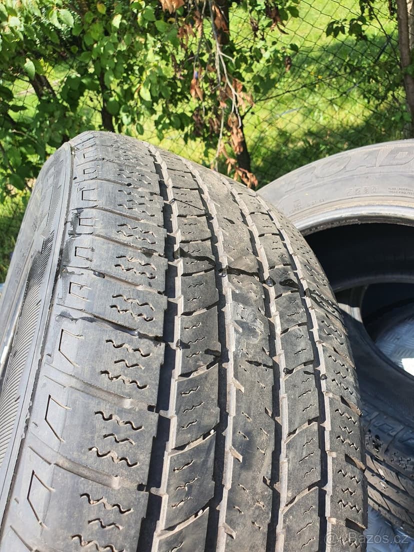 Gumy  275/55 R20