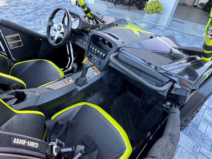 Can am Maverick 1000R Turbo