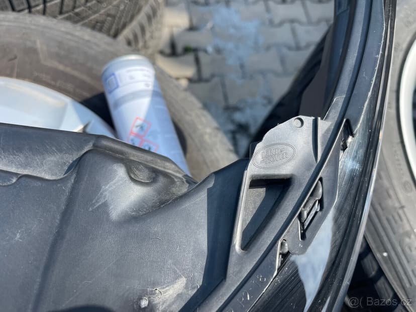 Range Rover Sport 2018 přední led svetla.