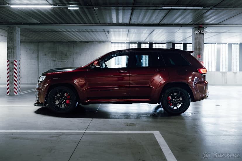JEEP GRAND CHEROKEE SRT 6.4 V8