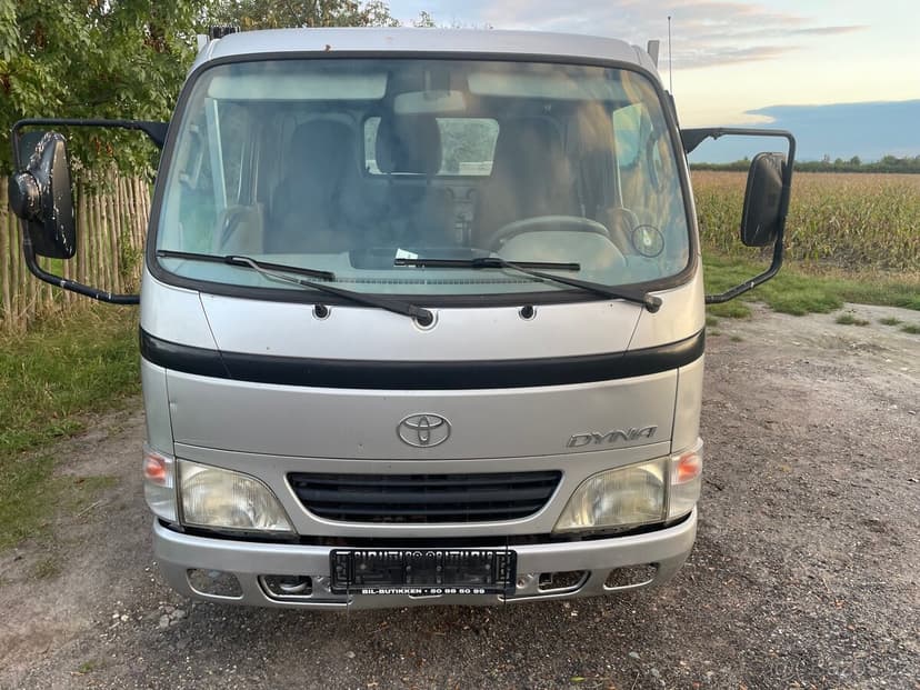 Odtahový speciál Toyota dyna