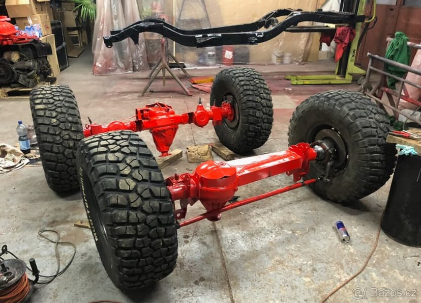 Nissan Patrol Y60 Terénní úprava plně pojízdný