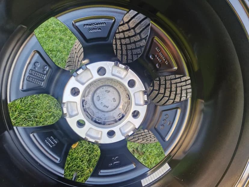 Alu kola LAND CRUISER 6x139,7 R19 ET25+TPMS+ZIMNÍ 265/55R19