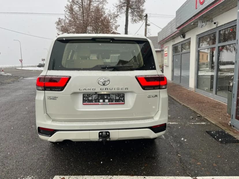 Toyota Land Cruiser 300, Land Cruiser 300 3,3 D V6 GXR