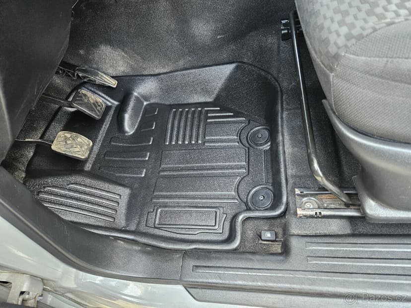 Suzuki Jimny , Samurai - gumové koberce, vaničky