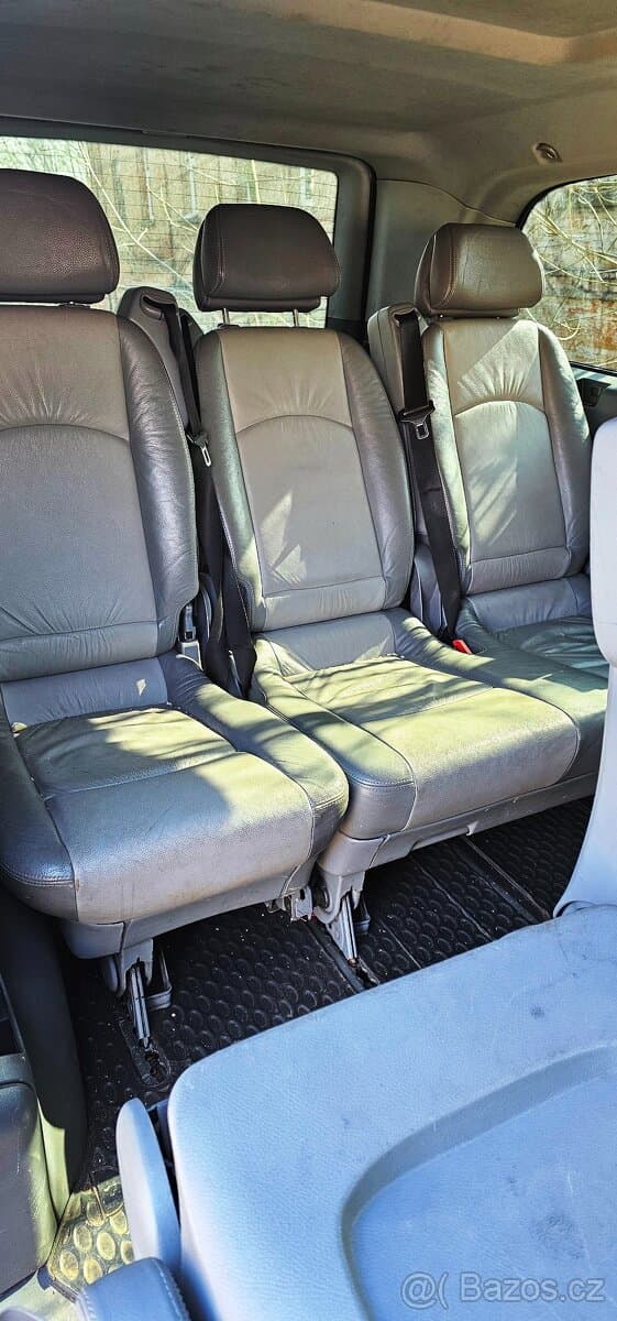 Mercedes-Benz Viano W639 long, dvoje šoupačky