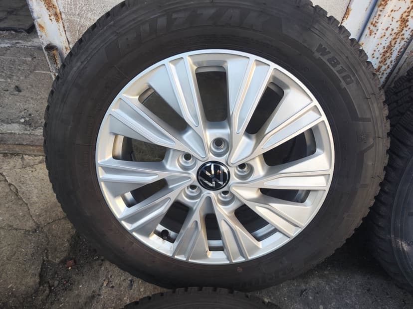 17"zimní alu sada Dundrod 5x120 origo VW T7 Multivan Bulli