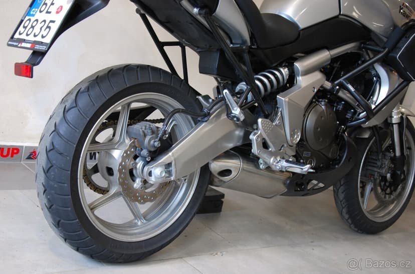 Kawasaki Versys 650 - hezký originální stav