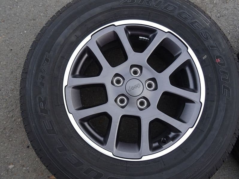Alu disky Jeep Wrangler, 18", 5x127, celoroční Bridgestone