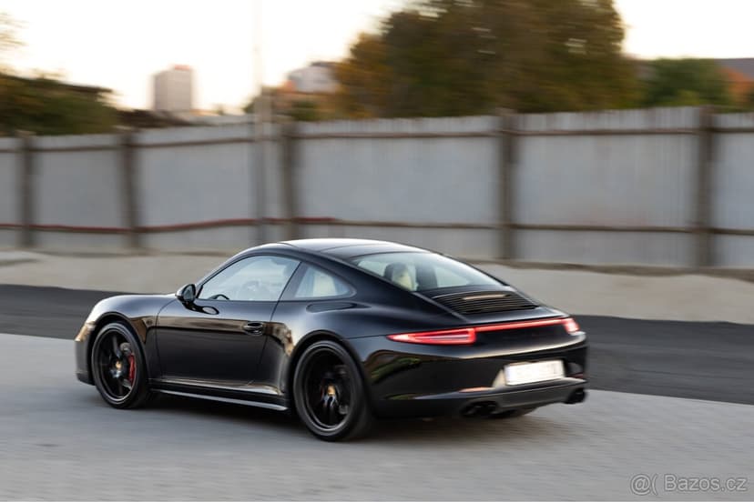 Porsche 911 Carrera 4 GTS | 3.8 | 27.600km |