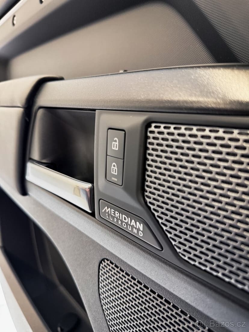 Land Rover Defender V8 525 / prodloužená záruka, PPF, DPH