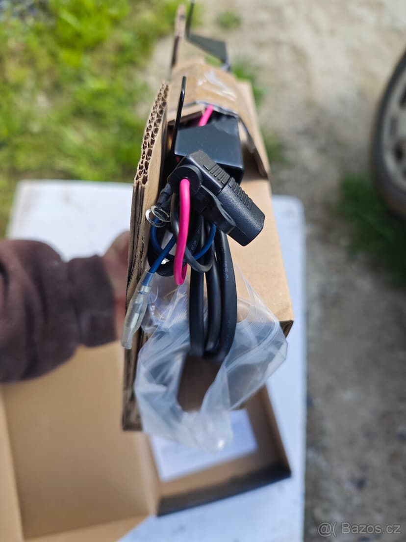 Auto zesilovač MB Quart 300W