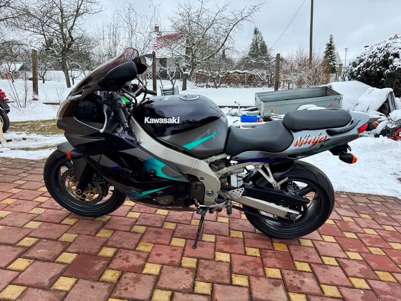 Kawasaki ZX-9R Ninja, v původním stavu, plně funkčni