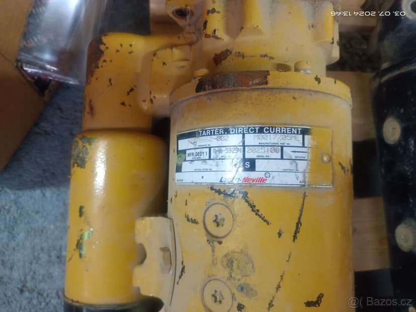 US Army startery. Humvee M998, Hummer H1