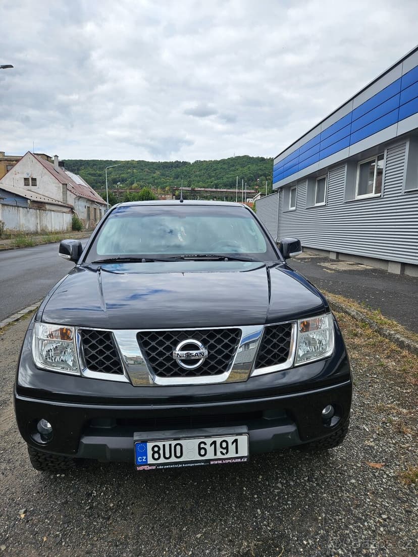 Nissan Navara D40 2.5 dCi 4x4 – hardtop, offroad kola, pěkný