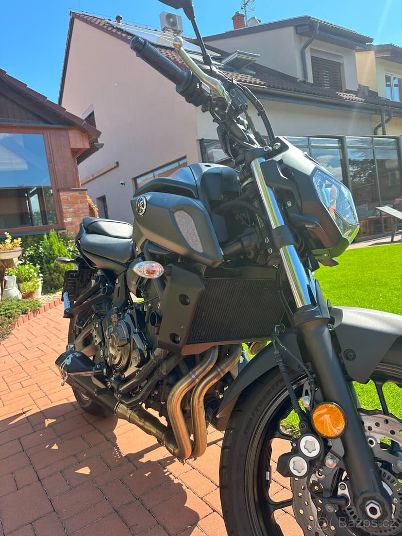Yamaha MT-07 (4200km) – Jako nová, s výfukem MIVV