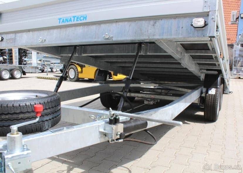 Přívěs UNK AD2100x5000 valník rampa sklopný 3500kg