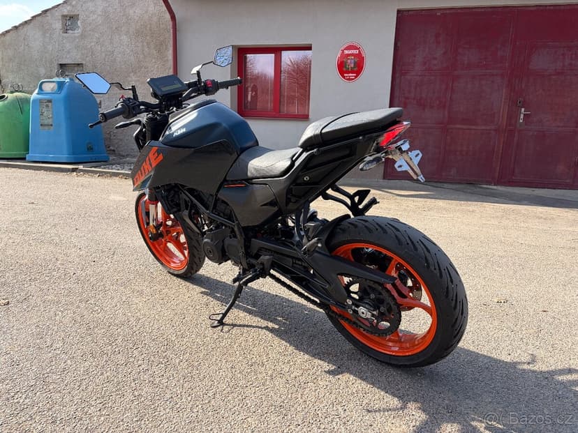KTM duke125, r.v: 10/2024, 11kw, 6000km, TOP.