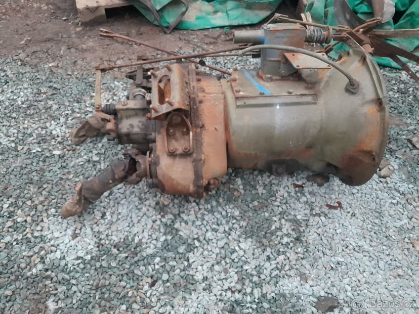 Praga V3S  převodovka s vývodem na navijak