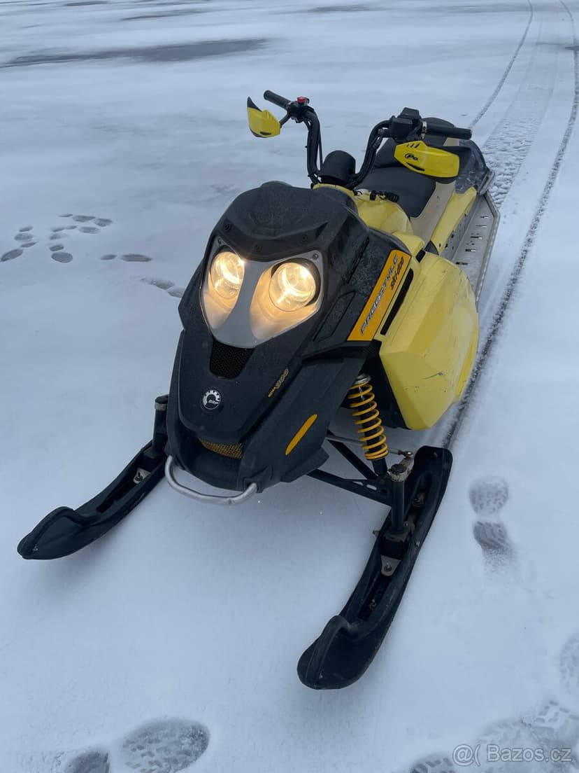 Skidoo freestyle sněžný skůtr ski doo ski-doo
