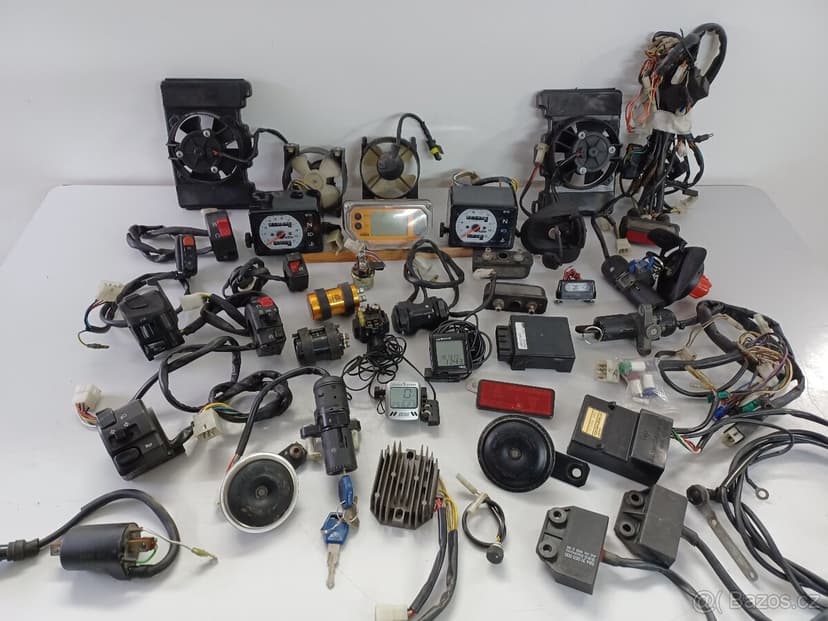 KTM LC4 640 - 620 MOTORY NA DÍLY