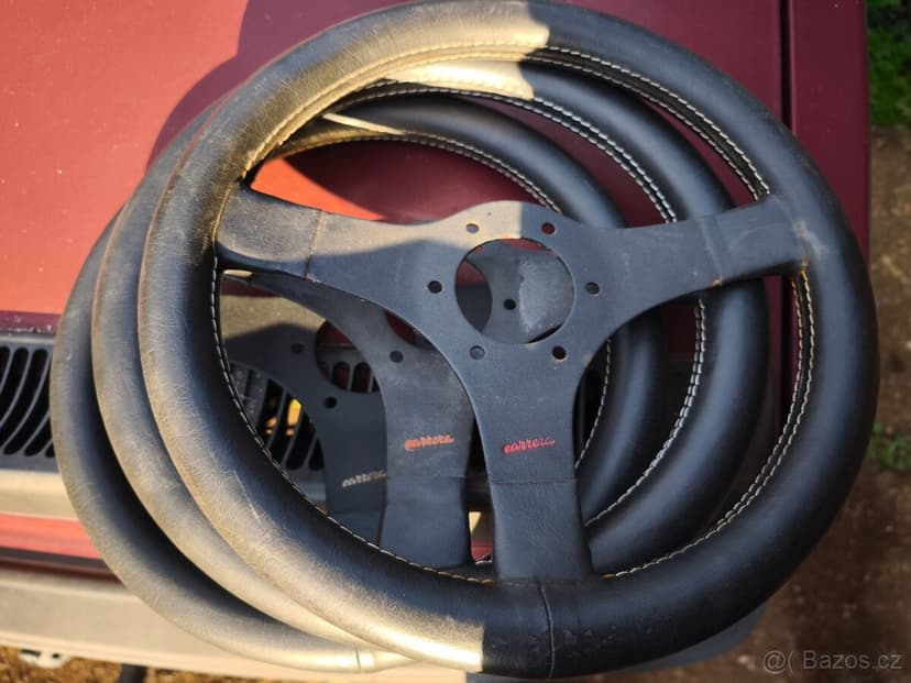 Univerzální 3 ramenné sportovní volanty