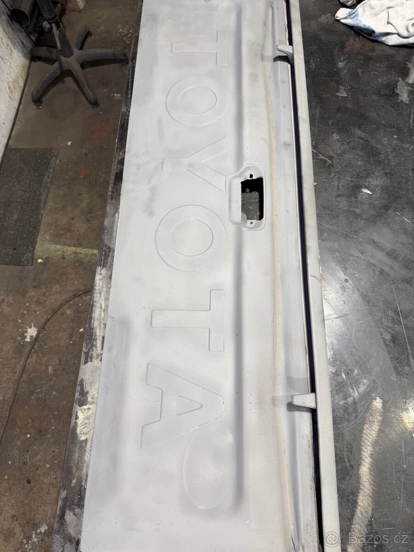 Dveře korby Toyota Hilux 96-05