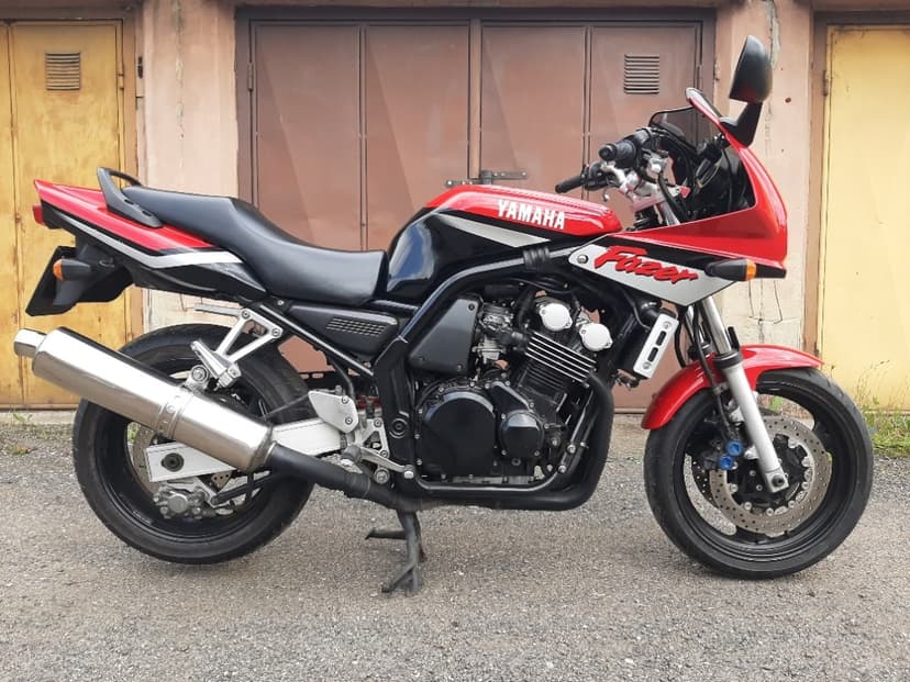 YAMAHA FZS 600 S FAZER