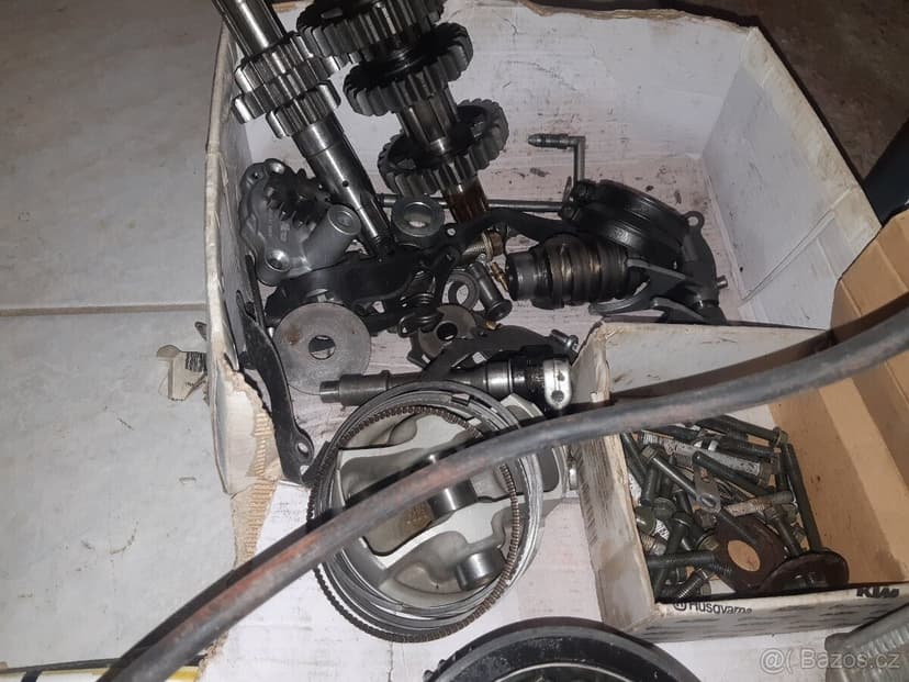 díly motoru Suzuki DRZ400S-SN