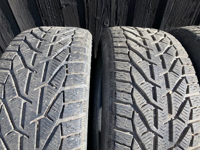 Zimní pneu 255/55 R18