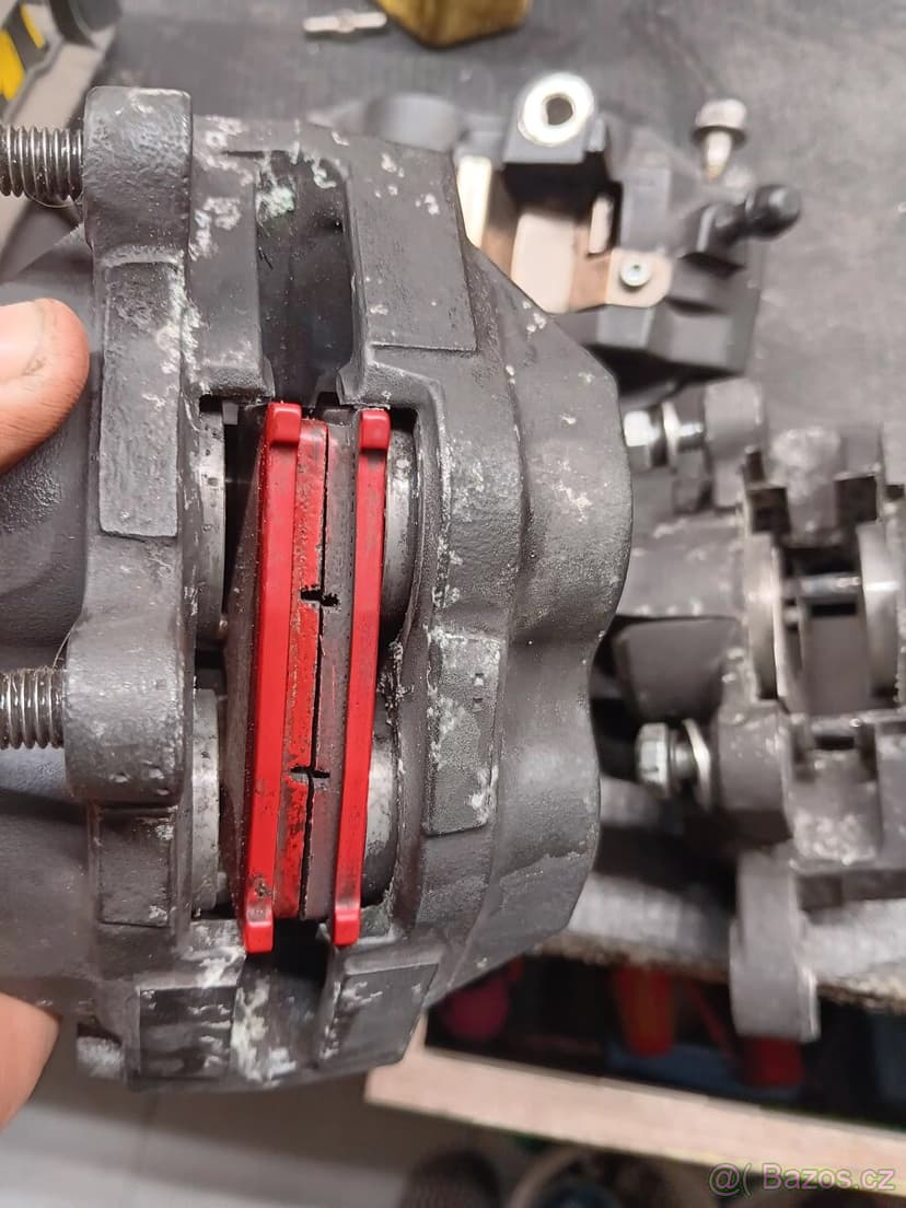 Suzuki gsx-r 750 brzdiče Tokico