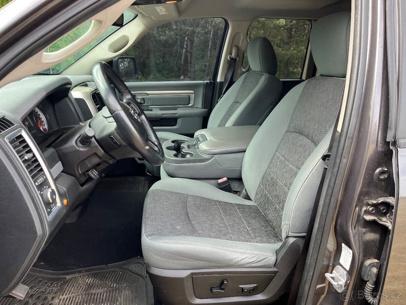 Prodám Dodge RAM 1500 5.7 HEMI QuadCab Big Horn