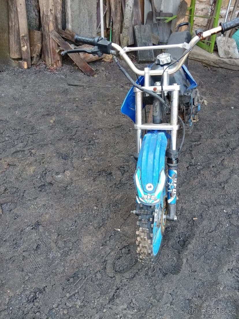 Prodám pitbike 125cm.Na opravu a nebo na díly